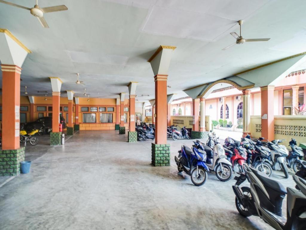 Oyo 1140 Hotel Tresya Tanjung Balai Tanjungbalai Luaran gambar