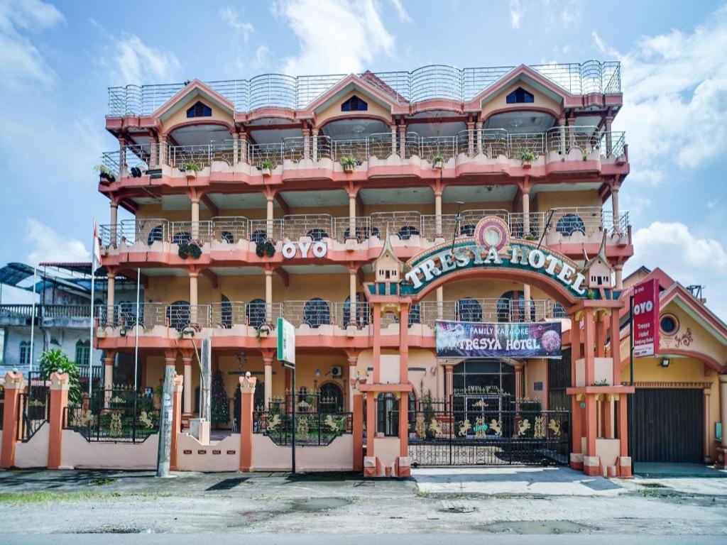 Oyo 1140 Hotel Tresya Tanjung Balai Tanjungbalai Luaran gambar
